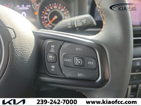 Used 2024 Jeep Gladiator Sport AWD/4WD image 28