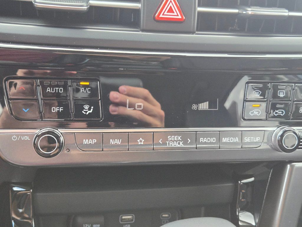 Certified 2025 Kia Seltos X-Line AWD/4WD image 28