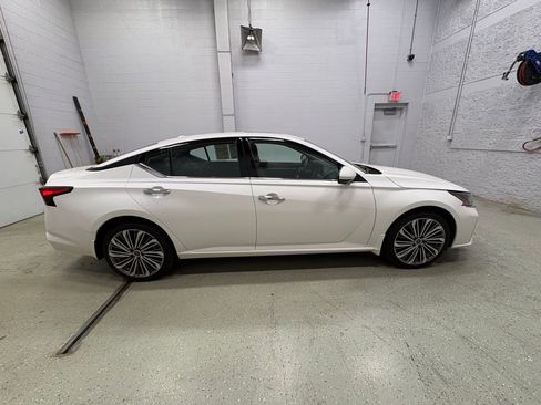 Used 2024 Nissan Altima 2.5 SL image 3