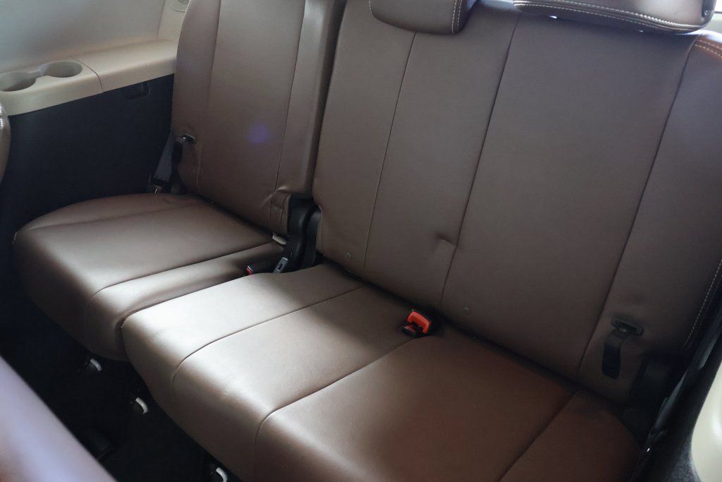 Used 2019 Toyota Sienna Limited AWD/4WD image 12