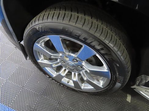 Used 2016 Cadillac Escalade Luxury RWD image 6