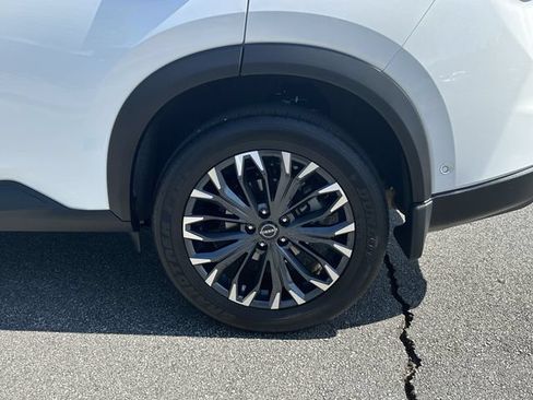 Certified 2025 Nissan Rogue SL w/ Tech Package AWD/4WD image 22