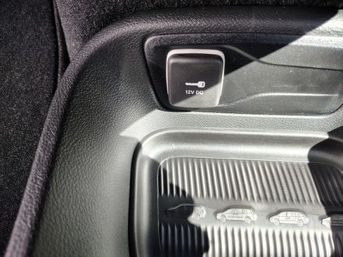 New 2026 Chrysler Pacifica Select image 38