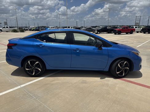Used 2024 Nissan Versa SR FWD image 4