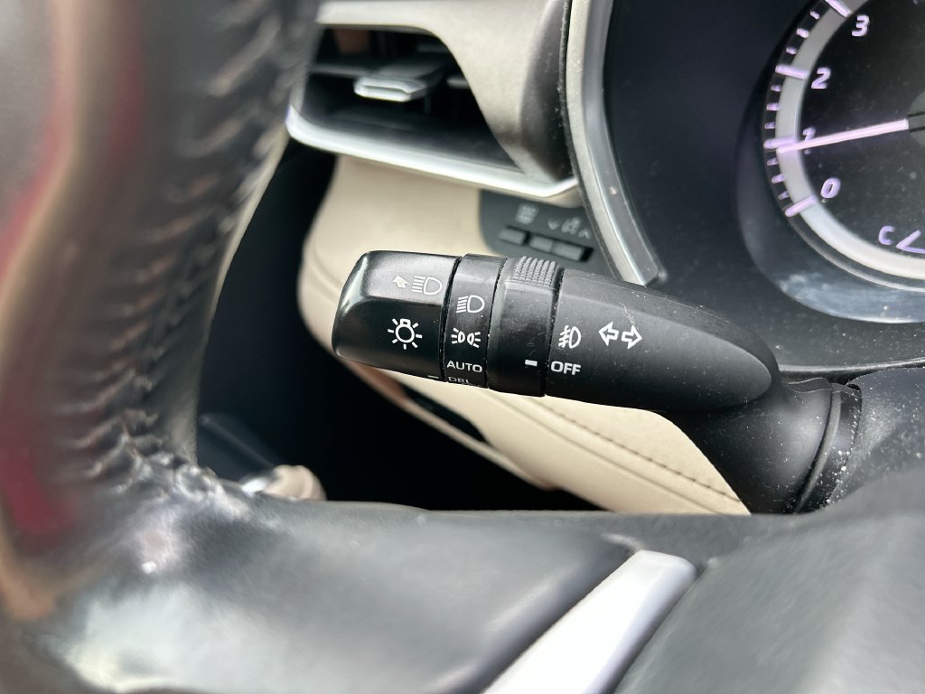 Used 2023 Toyota Highlander XLE FWD image 21