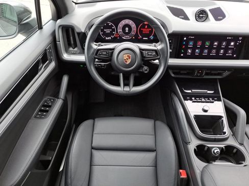 Certified 2024 Porsche Cayenne image 17