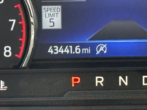 Used 2024 Ford Explorer Limited image 19