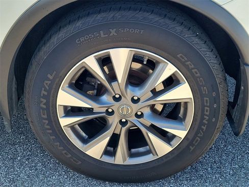 Used 2016 Nissan Murano S image 11