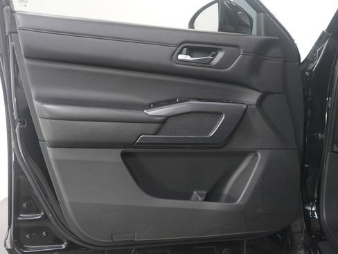 Used 2023 Nissan Pathfinder SL image 23