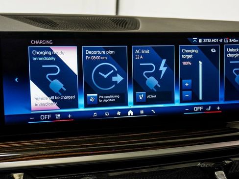 Used 2025 BMW X5 xDrive50e AWD/4WD image 23