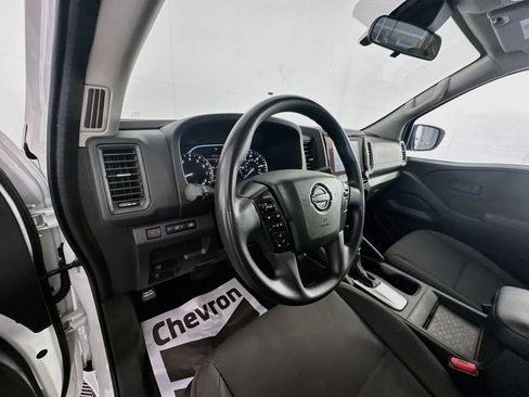 Used 2022 Nissan Frontier S RWD image 9