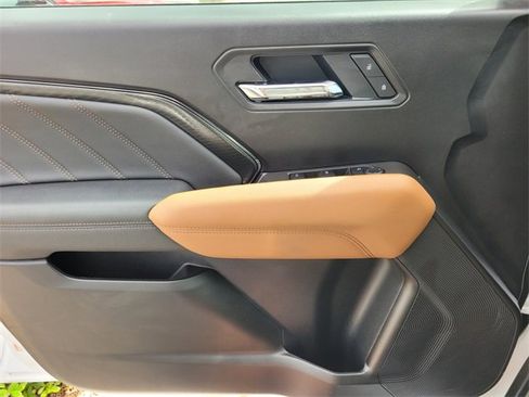 New 2025 GMC Canyon AT4 image 18