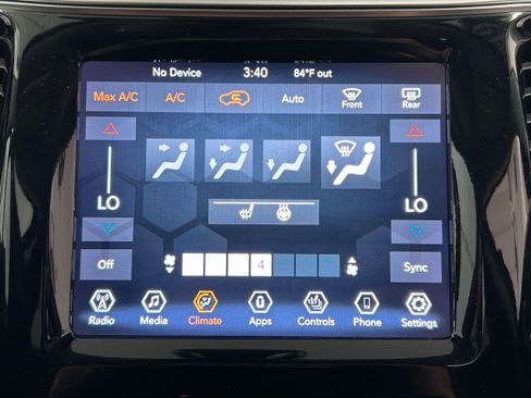 Used 2019 Jeep Cherokee Limited AWD/4WD image 7