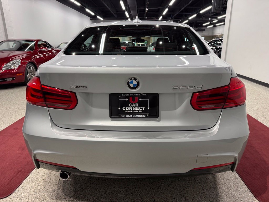 Used 2018 BMW 328d xDrive Sedan AWD/4WD image 11