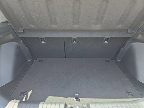 Used 2025 Hyundai Venue SEL FWD image 14