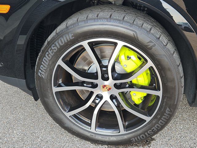 Certified 2026 Porsche Cayenne E-Hybrid Coupe AWD/4WD image 13