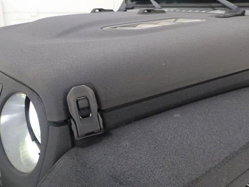 Used 2019 Jeep Wrangler Unlimited Sahara w/ Quick Order Package 24M Moab AWD/4WD image 12