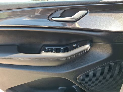 Used 2023 Jeep Grand Cherokee Altitude image 10