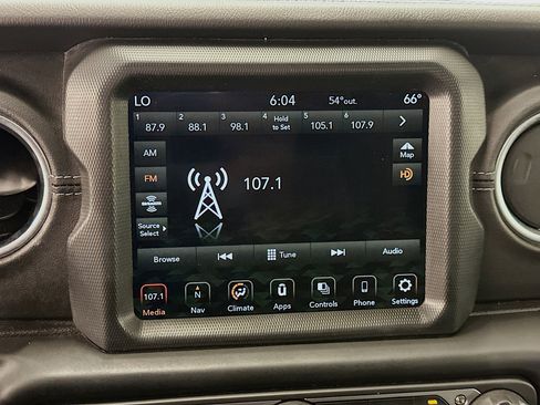 Used 2023 Jeep Wrangler Sahara image 21