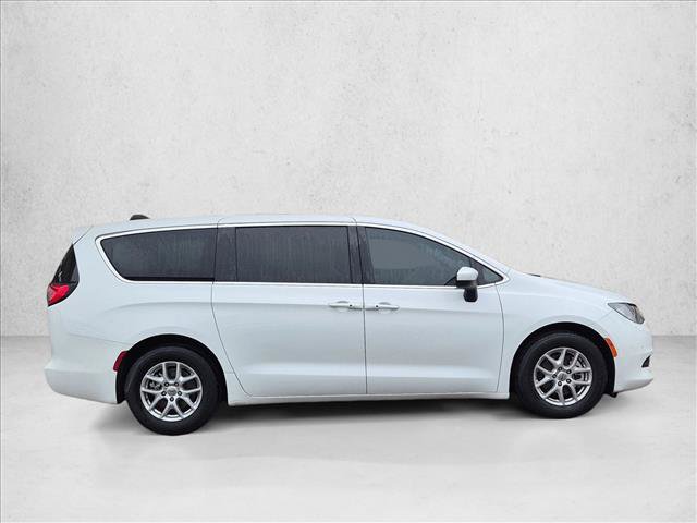 Used 2022 Chrysler Voyager LX w/ Fleet Security Group FWD image 2