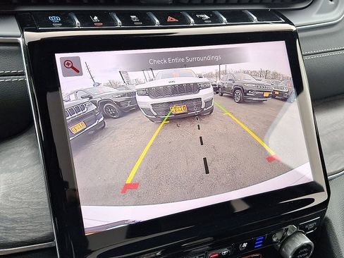 Certified 2023 Jeep Grand Cherokee Overland w/ Luxury Tech Group IV image 21