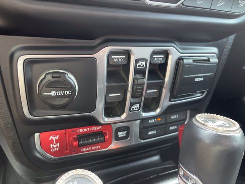 Used 2019 Jeep Wrangler Unlimited Rubicon AWD/4WD image 28