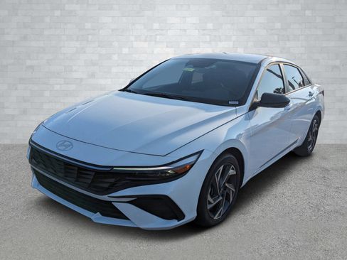 New 2025 Hyundai Elantra Sport image 9