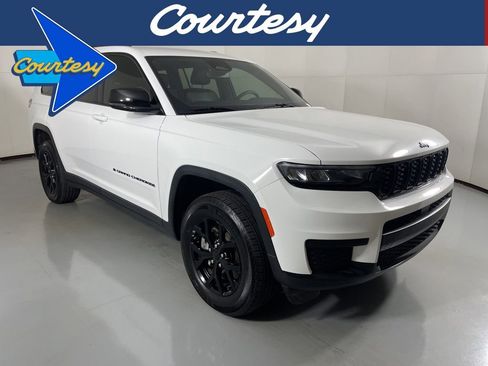 Used 2024 Jeep Grand Cherokee L Laredo image 1