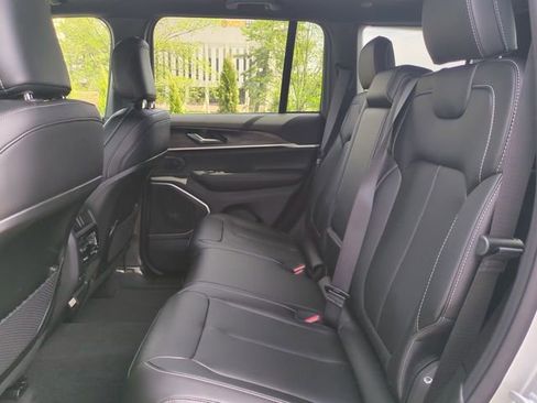 New 2026 Jeep Grand Cherokee Limited AWD/4WD image 14