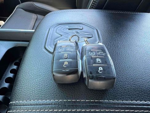 Used 2020 RAM 1500 Laramie AWD/4WD image 15