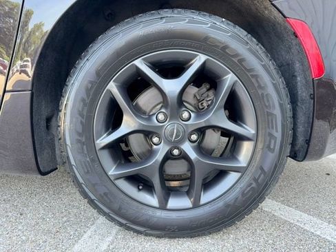 Used 2019 Chrysler Pacifica Touring-L Plus w/ Advanced Safetytec Group FWD image 32