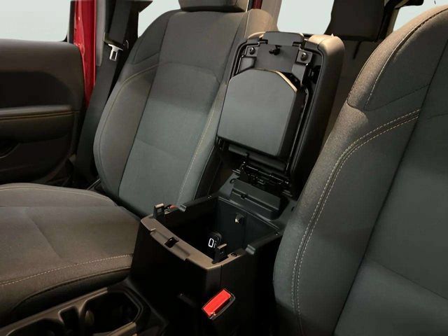 Used 2025 Jeep Wrangler Unlimited Sahara w/ Safety Group AWD/4WD image 86