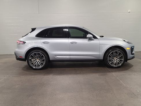 New 2026 Porsche Macan image 6