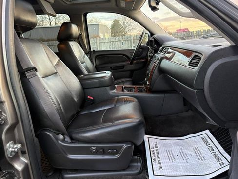 Used 2014 Chevrolet Suburban LTZ image 22