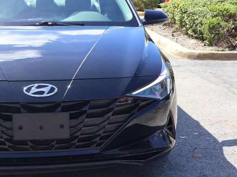 Used 2021 Hyundai Elantra SE image 13