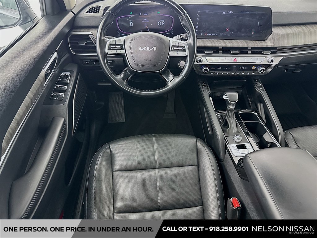 Used 2024 Kia Telluride EX w/ EX Captain's Chair Package FWD image 23