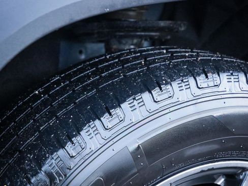 Used 2017 GMC Acadia SLT image 9