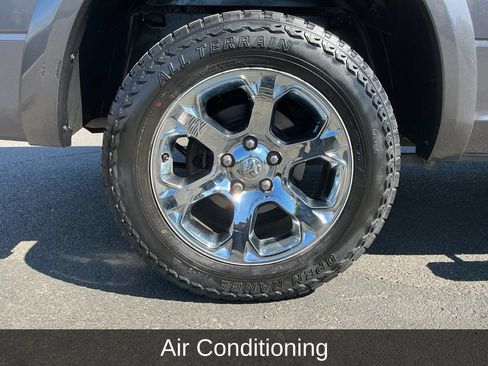 Used 2018 RAM 1500 Laramie w/ Convenience Group AWD/4WD image 9