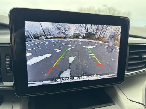 Used 2023 Ford Explorer XLT w/ Equipment Group 202A image 22