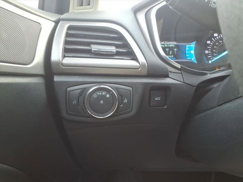 Certified 2020 Ford Fusion SE image 15