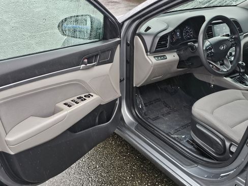 Used 2019 Hyundai Elantra SEL image 19