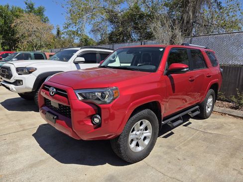 Certified 2022 Toyota 4Runner SR5 Premium image 3