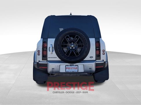 Used 2022 Land Rover Defender 110 S image 7