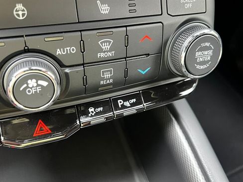 Used 2025 Dodge Durango GT AWD/4WD image 39