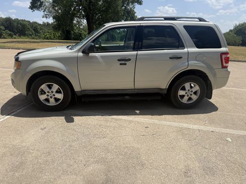 Used 2009 Ford Escape XLT FWD image 8