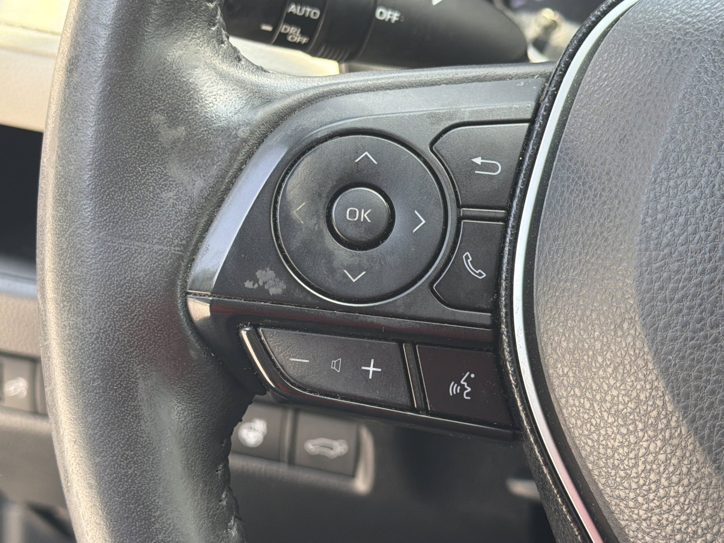 Used 2019 Toyota RAV4 XLE Premium w/ Cold Weather Package FWD image 15