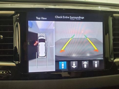 Used 2020 Chrysler Pacifica Touring-L Plus w/ Advanced Safetytec Group image 28