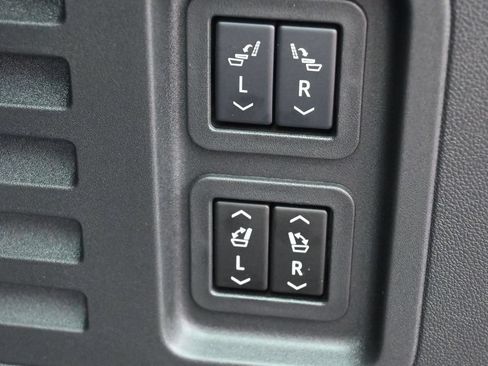 Used 2026 GMC Acadia Denali Ultimate w/ LPO, Floor Liner Package AWD/4WD image 33