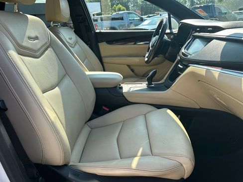 Used 2018 Cadillac XT5 Premium Luxury FWD image 13