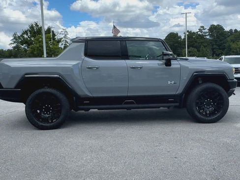 New 2025 GMC Hummer EV 2X image 10